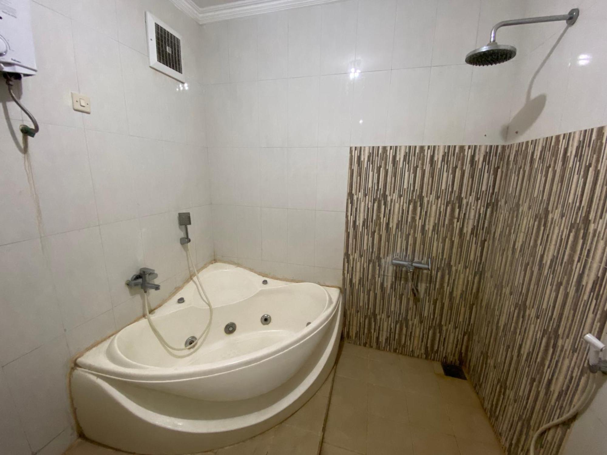 Hotel Reddoorz Syariah At Sudirman Street Garut Exterior foto
